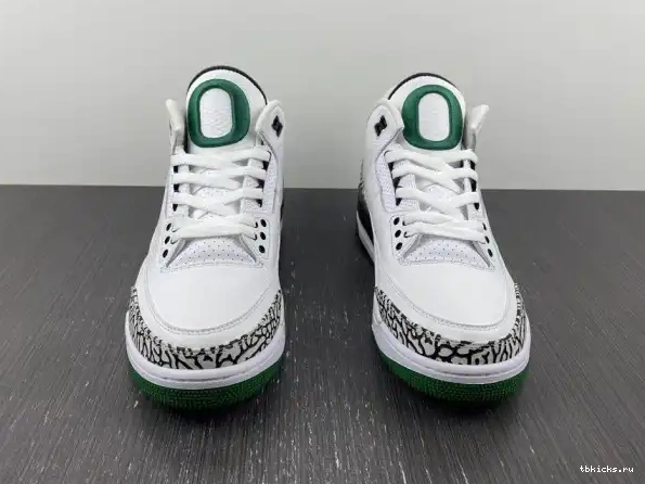 Cheap TB Pit Oregon Ducks Jordan Crew 594282233 3 White Retro 0302